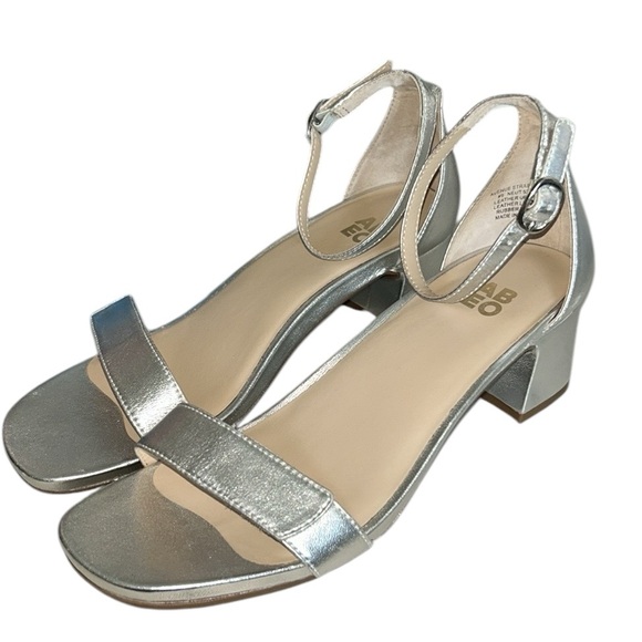 ABEO Avenue Strap in Silver Metallic Leather Dress Heel Sandal Size 9 - Picture 3 of 12